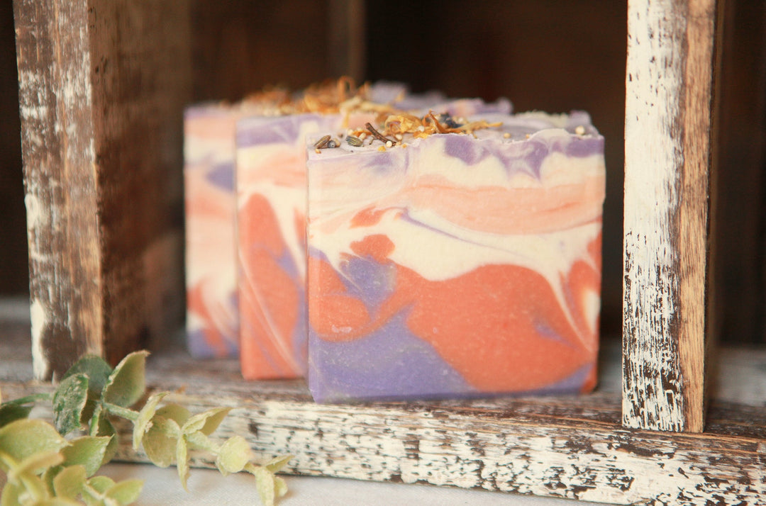 https://cdn.shopify.com/s/files/1/0621/8743/8302/files/Lavender_Apricot_Soap.jpg?v=1724982058