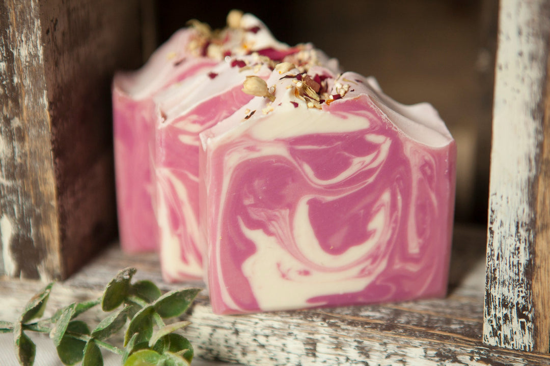 https://cdn.shopify.com/s/files/1/0621/8743/8302/files/Love_Spell_Soap.jpg?v=1724982578