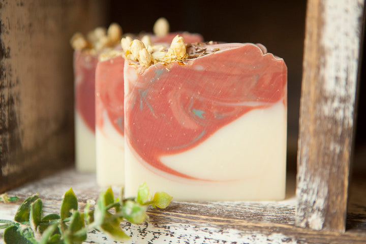 https://cdn.shopify.com/s/files/1/0621/8743/8302/files/Peony_and_Amberwood_Soap2.jpg?v=1724983331